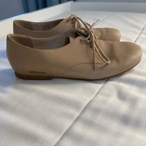 Birkenstock Saunders style lace up flats, comfy!